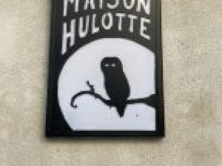 A neighboring Air BNB sign that Danielle liked